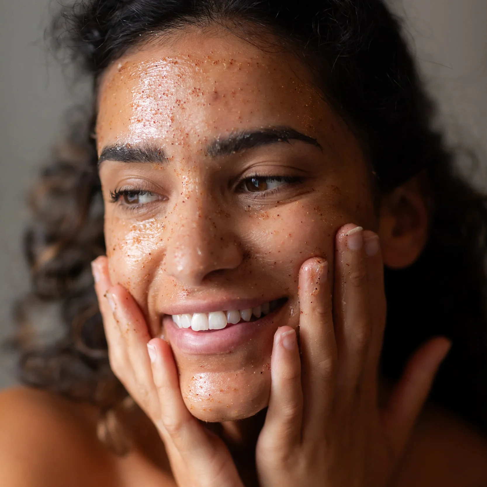Bramley Walnut Shell Revitalising Face Scrub - Image 4