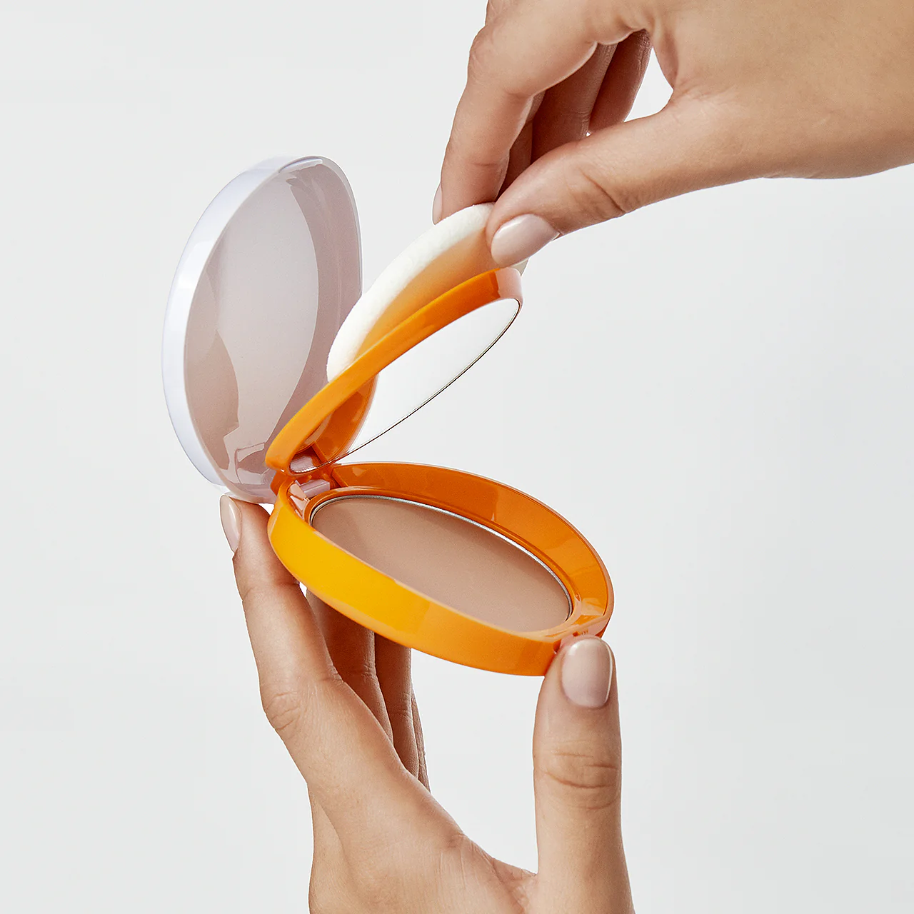 HELIOCARE 360° Oil Free Compact SPF50+ Beige - Image 2