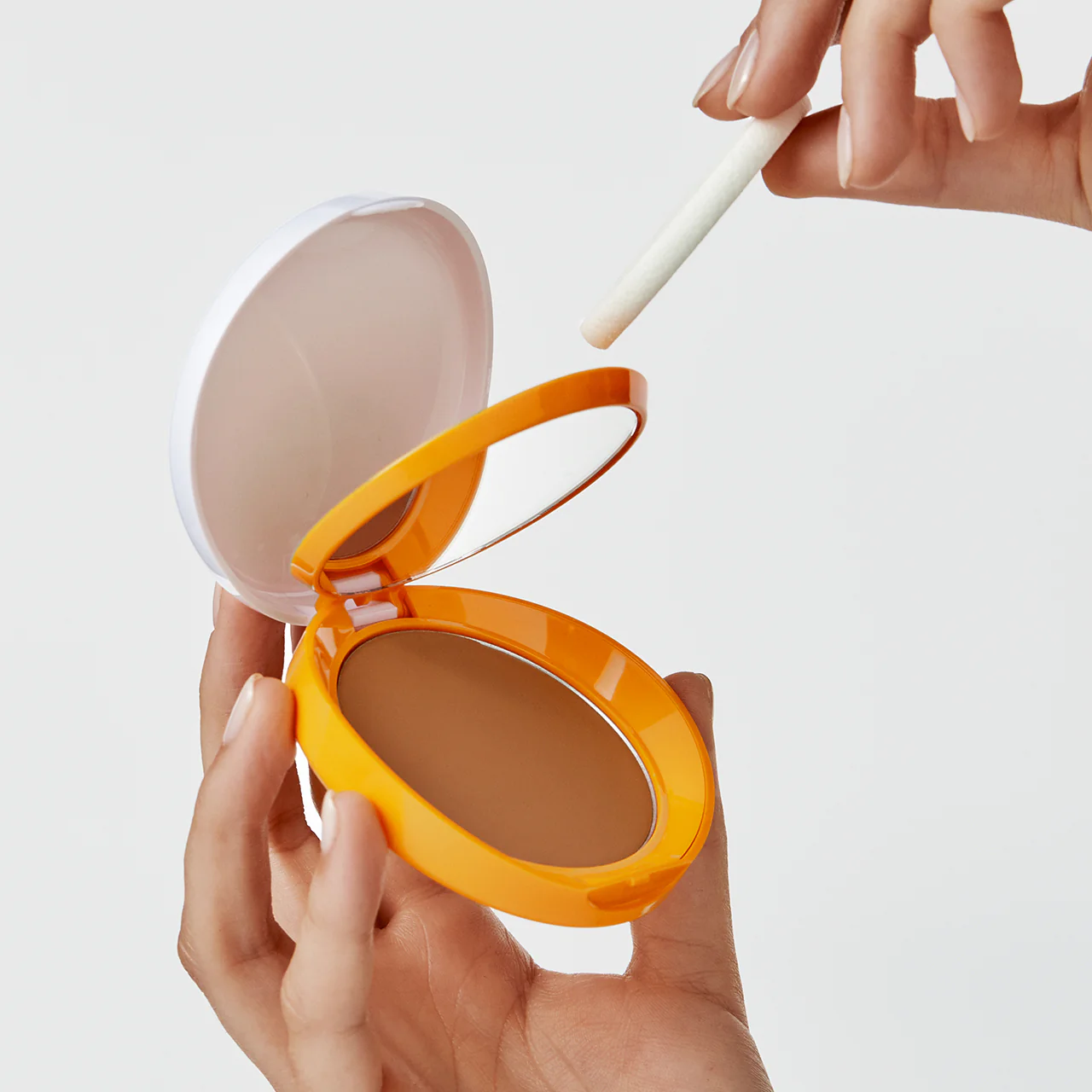 HELIOCARE 360° Oil Free Compact SPF50+ Bronze - Image 2