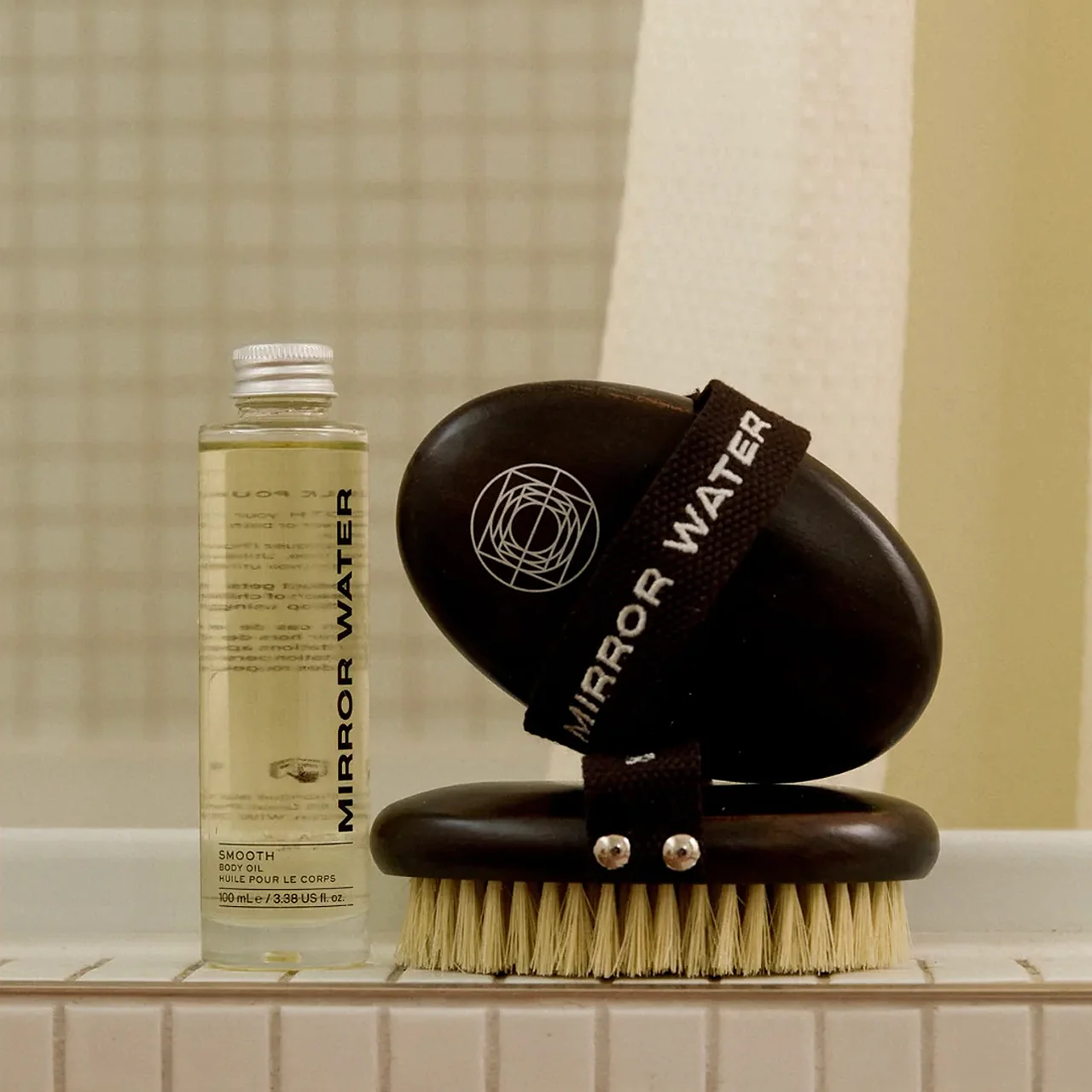 Mirror Water Ultra-Soft Buff Body Dry Brush - Image 4
